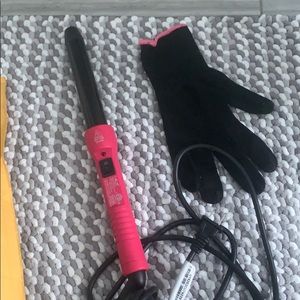 Curling wand with glove